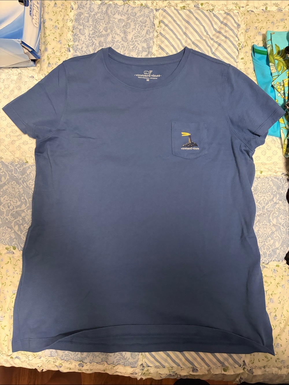 Vineyard Vines Short-Sleeve Pocket Tee in Blue with Yellow Whale